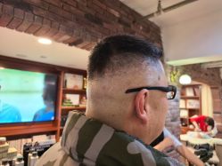 -BarberKiNG男士理发馆Barbershop