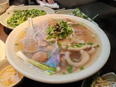 -大头虾越式风味餐厅(光明广场店)