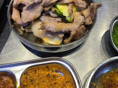 -哈哈碳都·牛肋条无限自助烤肉(台江万达店)