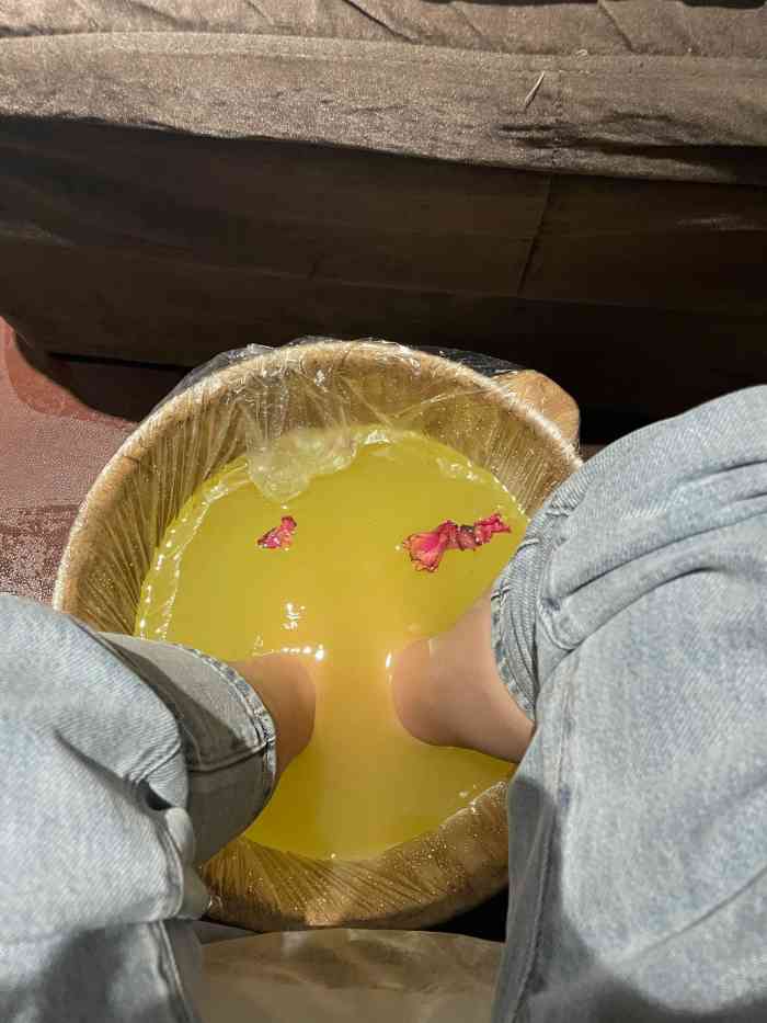 陆琴脚艺中心(珍园店)-"很不错,在商场后面,附近有咖啡店,方便.