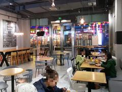 大堂-HELLO 27 意面·沙拉·帕尼尼