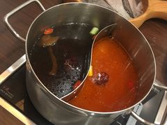 菌汤+番茄锅-舌尖记忆重庆火锅(悉尼店)