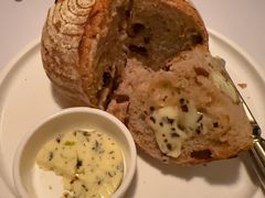 餐前面包黄油-壳里西餐厅Coquille Seafood Bistro(蒙自路店)