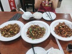 -湖南人家湘菜馆(镇江路店)