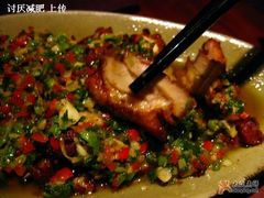 大理风味葱椒鸡近景-花马天堂云南餐厅 Lost Heaven(高邮路店)