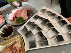 -围炉肉舍•炭烤活鳗•丹东海鲜烤肉(步行街店)