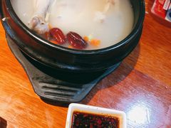 滋补参鸡汤-鑫日千里马朝鲜族小馆(总店)