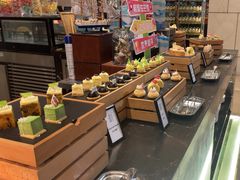 -广州万富希尔顿酒店·感趣自助餐厅·金秋蟹宴生蚝海鲜刺身烧烤