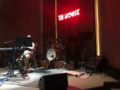 -TZ House音乐现场(来福士中心店)