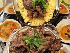 -围炉肉舍•炭烤活鳗•丹东海鲜烤肉(步行街店)