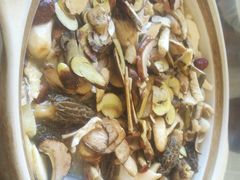 -野菌皇海景野生菌火锅(滨海大道店)