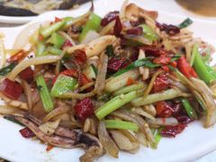 -覃记海鲜美食餐厅