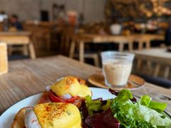 -Common Table · Brunch & Coffee