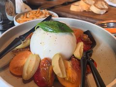 布拉塔芝士沙拉-wineapp葡萄酒餐吧(外滩金融中心店)