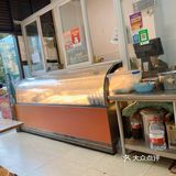 在丽景路上的一家卤味馆  环境： 环境就是一般的餐厅