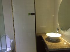 -维也纳酒店(上海虹桥枢纽松江新桥店)