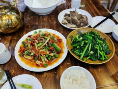 -乡土特色.冷锅鱼.牦牛肉汤锅