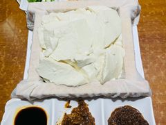 一块豆腐-95号酱骨·一块豆腐(展春园西路店)