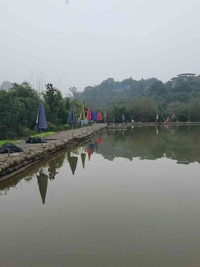 巴国天潭钓鱼中心