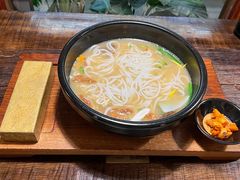 -银米·云南传统过桥米线(双廊黑金冠店)
