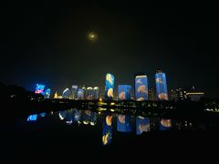 -万绿园