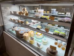 面包甜点陈列柜-六伴夏烘焙蛋糕·低糖动物奶油