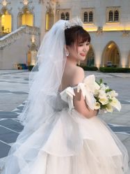 -现代经典婚纱摄影