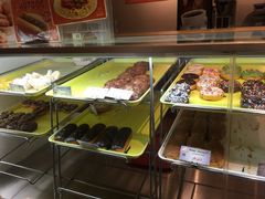 -Winchell's Donuts House