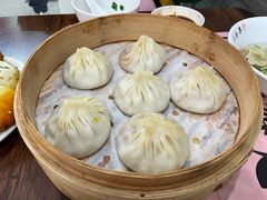 蛋黄小笼-朱新年·苏式汤团·面点(北寺塔店)