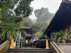 -峨眉山报国寺