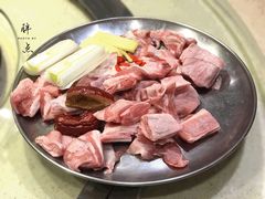 沂蒙好羊汤-船梆煮•蒸汽海鲜·炉火烤肉(五四广场店)
