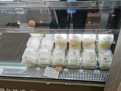 -红宝石·鲜奶小方·海派西点房(莘庄龙之梦店)