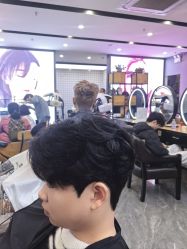 -藤野造型烫染·漂发