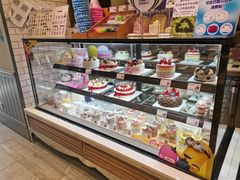 面包甜点陈列柜-巴黎贝甜(武夷花园店)