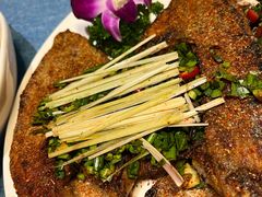 -香巴拉云南餐厅(华莱坞店)