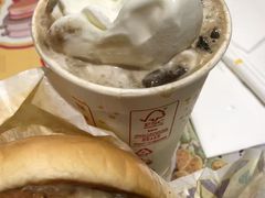 -麦当劳甜品站(高德置地广场春广场店)