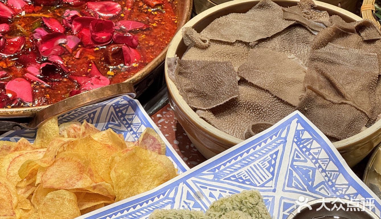 家人！云南玫瑰火锅火出天际！ 