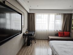 -杭州西湖湖滨银泰亚朵酒店