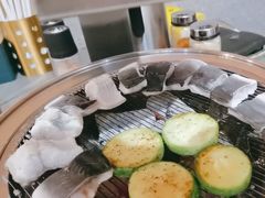 -围炉肉舍•炭烤活鳗•丹东海鲜烤肉(步行街店)