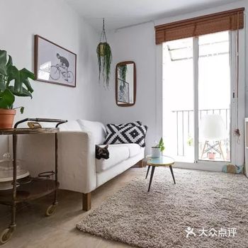 小户型配上推拉门，美观又实用~