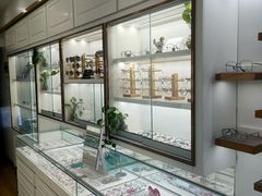 -翰佐蔡司小乐圆·依视路星趣控·暴龙眼镜折扣店