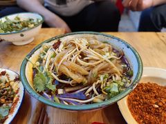 -拈签一笑黄牛肉辣卤串串