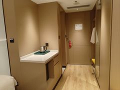 -上海南京路步行街假日酒店