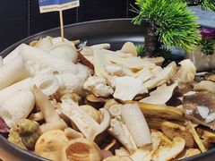 -一朵菌·野生菌探索家火锅(南亚店)