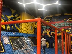 -爱蹦iBOON蹦床运动馆(江汉店)
