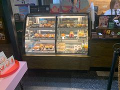 面包甜点陈列柜-星巴克(北京中化大厦店)
