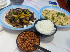 -雪乡人家东北菜·铁锅炖一切(高斯路店)