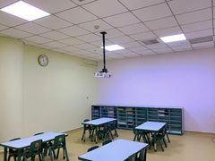 -瑞思少儿中心·少儿英语素养启蒙(勒泰直营校区)