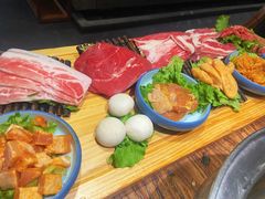 -明洞阿姨·韩式酱蟹烤肉·创意料理(三元桥店)