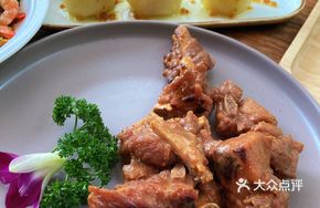Osmanthus-Infused Pear with Fermented Black Bean Glazed Spare Ribs